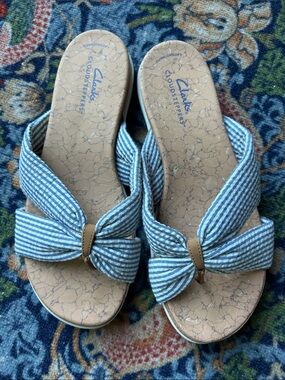 Clarks Women's Blue and White Striped Bow Slide Sandals - Cloudsteppers